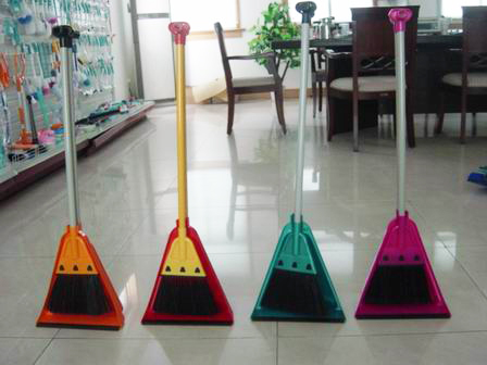 Dustpan set