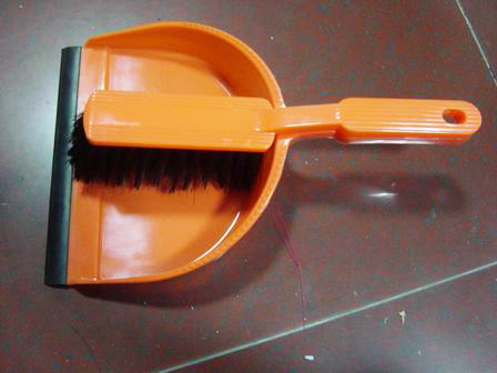 Dustpan with brush